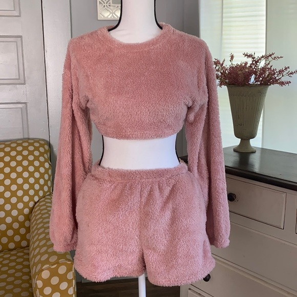 SHEIN | Shorts | Teddy Fuzzy Pink Crop 